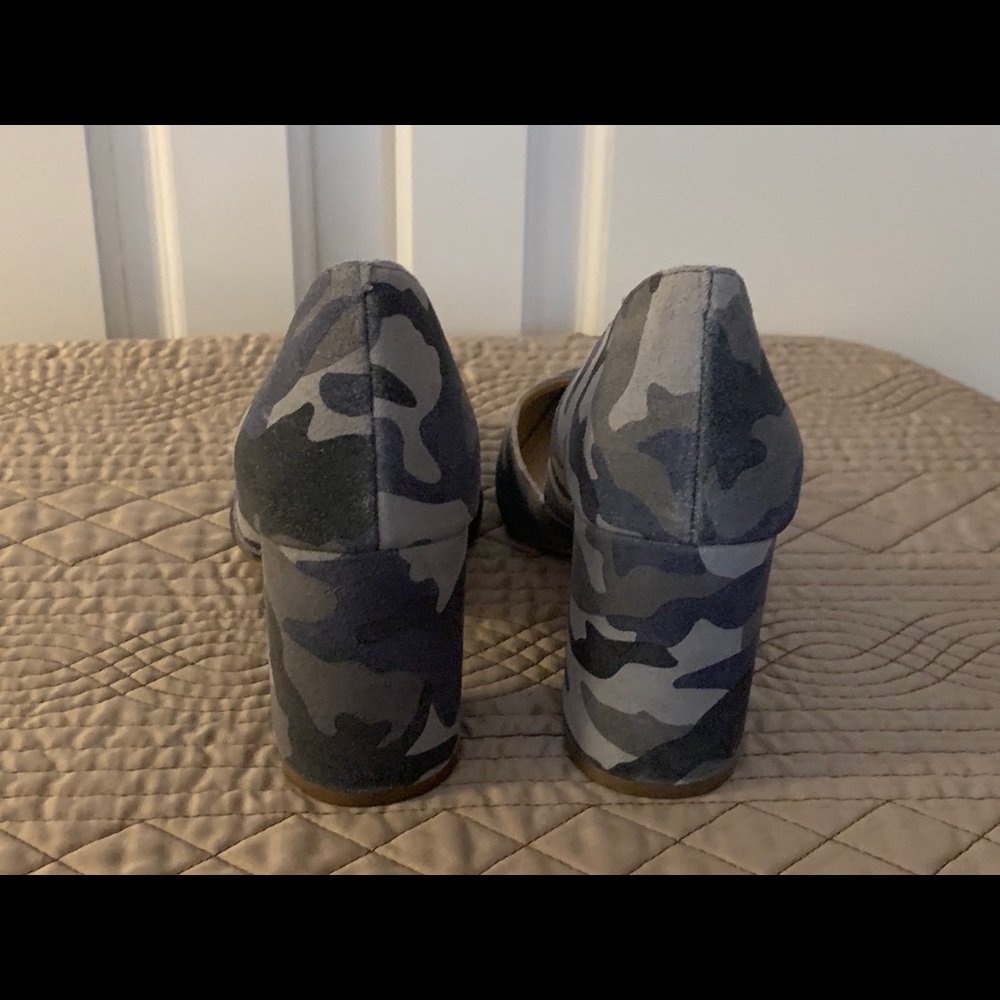 Shoes - Picture 5 of 6